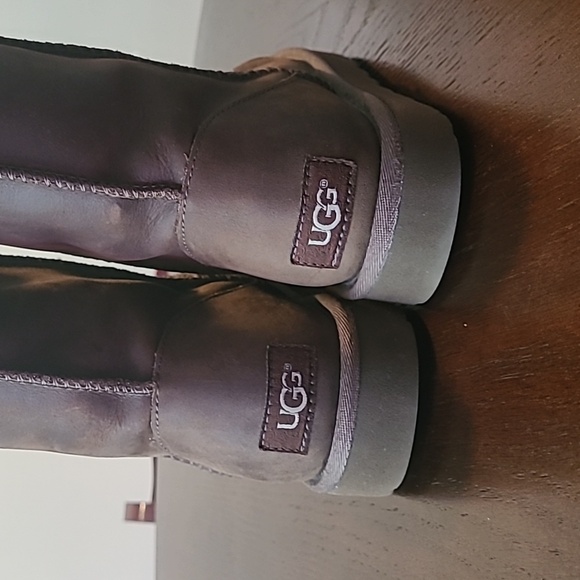UGG classic short brown boots excellent preloved condition Size 8 authentic EUC! - Picture 4 of 15